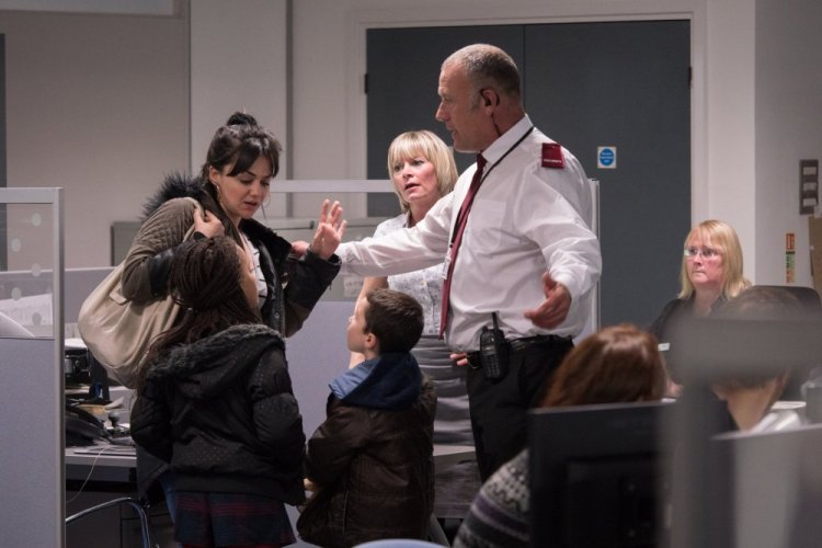 i-daniel-blake-2016-004-hayley-squires-tussling-with-employment-officer